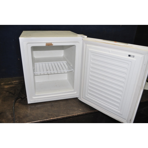 1096 - A FRIDGEMASTER TABLE TOP FREEZER width 44cm depth 47cm height 52cm (PAT pass and working at -18 degr... 