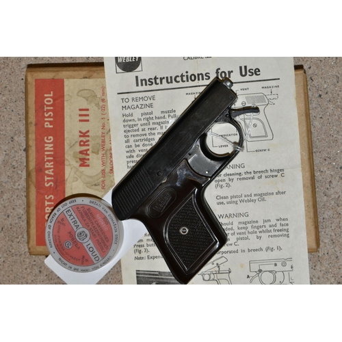 156 - A BOXED WEBLEY & SCOTT MARK III SPORTS STARTING PISTOL, no visible serial no. in correct working con... 