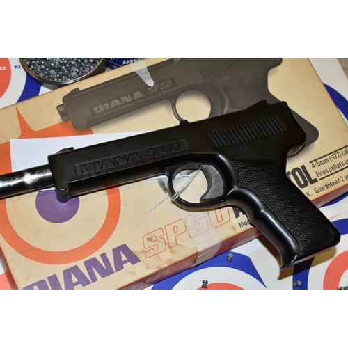 159 - A BOXED DIANA SP50 AIR PISTOL, made by Milbro Sports Ltd, 4.5mm, .177 calibre, no visible serial no,... 