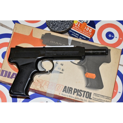 159 - A BOXED DIANA SP50 AIR PISTOL, made by Milbro Sports Ltd, 4.5mm, .177 calibre, no visible serial no,... 