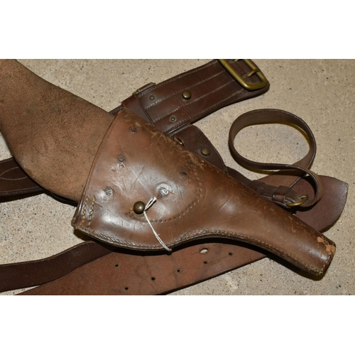 162 - A VINTAGE BROWN LEATHER PISTOL HOLSTER AND A BROWN LEATHER BELT (2)