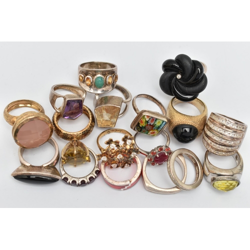 60 - AN ASSORTMENT OF SILVER AND WHITE METAL RINGS, to include five large silver statement rings, four ge... 