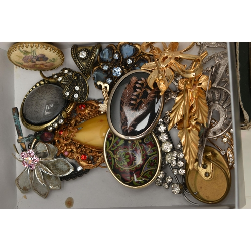 136 - A PLASTIC STORAGE BOX WITH A LARGE ASSORTMENT OF COSTUME JEWELLERY, to include beaded necklaces, ban... 