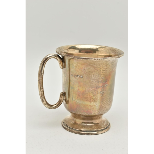 96 - AN EARLY 20TH CENTURY SILVER CUP, polished cup, engraved 'Tony July 6th 1927', hallmarked 'William A... 