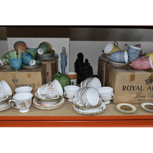 399 - A QUANTITY OF ROYAL ALBERT GOSSAMER KITCHENWARE ETC to include twelve tea cups and accompanying sauc... 