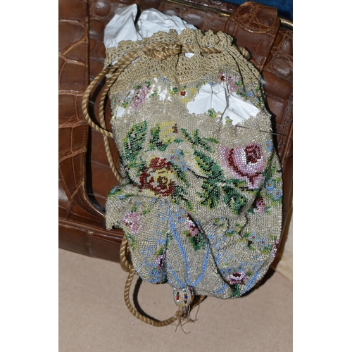 418 - A GROUP OF EARLY 20TH CENTURY LADIES HANDBAGS AND A BOXED HERMÉS GENTLEMAN'S NECK TIE, comprising a ... 