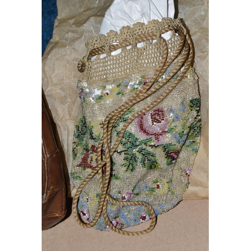 418 - A GROUP OF EARLY 20TH CENTURY LADIES HANDBAGS AND A BOXED HERMÉS GENTLEMAN'S NECK TIE, comprising a ... 