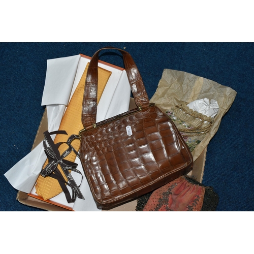 418 - A GROUP OF EARLY 20TH CENTURY LADIES HANDBAGS AND A BOXED HERMÉS GENTLEMAN'S NECK TIE, comprising a ... 