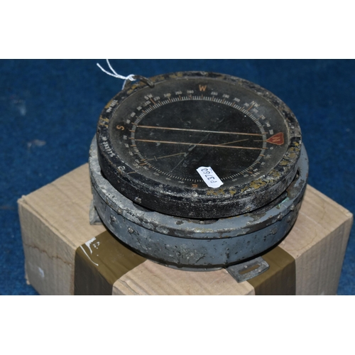 420 - A WORLD WAR II AERONAUTICAL COMPASS, TYPE P4A, as used in Spitfire and Lancaster Bomber aircraft, se... 