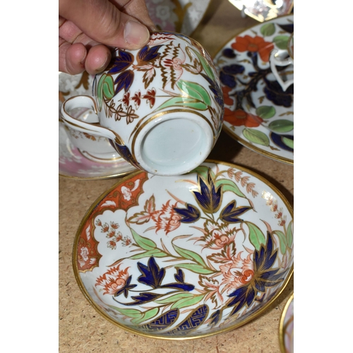 475 - A SMALL GROUP OF EARLY 19TH CENTURY PORCELAIN, PROBABLY COALPORT, comprising a pink and gilt ground ... 