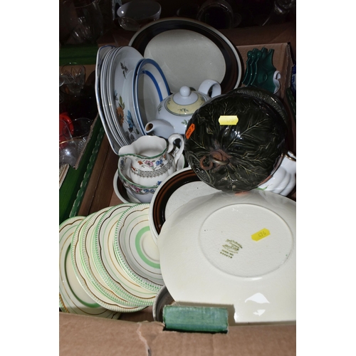 476 - FOUR BOXES AND LOOSE MIXED GLASS AND CERAMIC KITCHENWARE to include a Mason Cash ceramic bird feeder... 