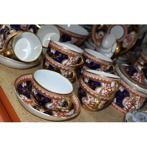 490 - AN EARLY 19TH CENTURY SPODE PORCELAIN DOLLAR PATTERN (No. 715) PART TEA SERVICE, comprising an oval ... 