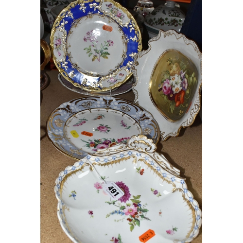 491 - FIVE PIECES OF 19TH CENTURY ENGLISH PORCELAIN, probably all Coalport, comprising a John Rose shell s... 