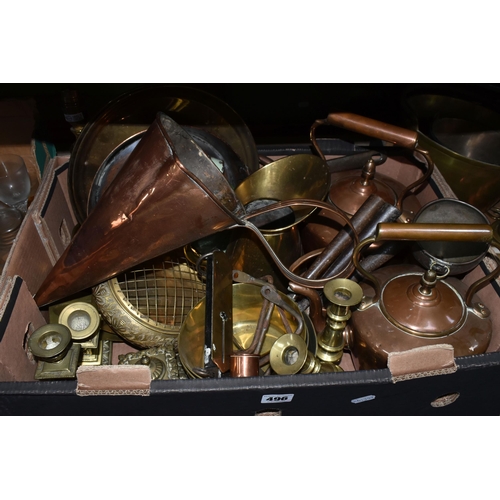 496 - TWO BOXES AND LOOSE METALWARE, to include a copper ale muller, two copper kettles, three brass sauce... 