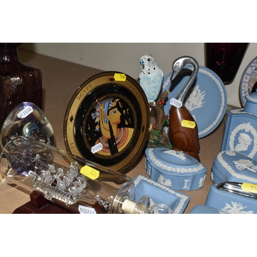 536 - A WIDE ASSORTMENT OF BLUE WEDGWOOD JASPERWARE to include various trinket trays, jugs, bud vases, a t... 