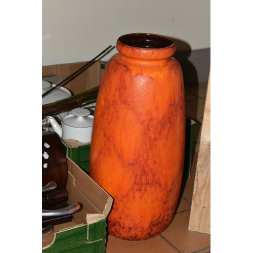 542 - TWO BOXES OF CERAMICS AND LOOSE TABLE LAMPS, to include a large orange West German floor vase 284-47... 