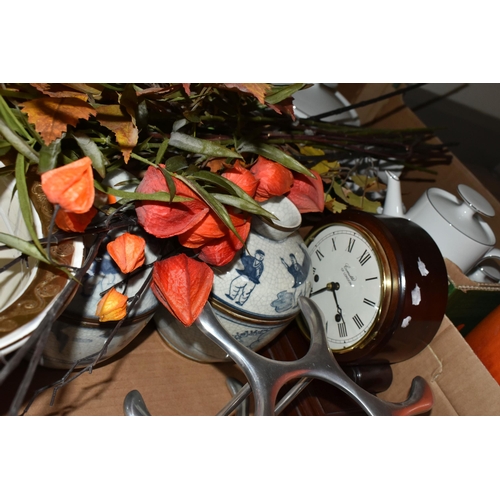 542 - TWO BOXES OF CERAMICS AND LOOSE TABLE LAMPS, to include a large orange West German floor vase 284-47... 