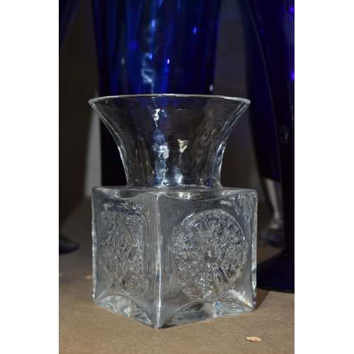 543 - A GROUP OF DARTINGTON GLASS VASES AND SIMILAR, comprising a large cobalt blue Dartington flared rim ... 