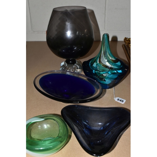 545 - FIVE PIECES OF SECOND HALF 20TH CENTURY COLOURED GLASS, including a Mdina fish vase, dated 1979 to t... 