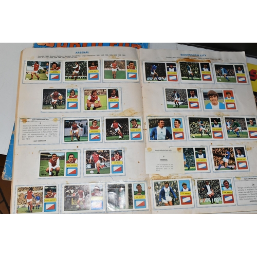 552 - A COLLECTION OF 1970'S/1980'S FOOTBALL STICKER ALBUMS AND QUANTITY OF LOOSE STICKERS, to include a P... 