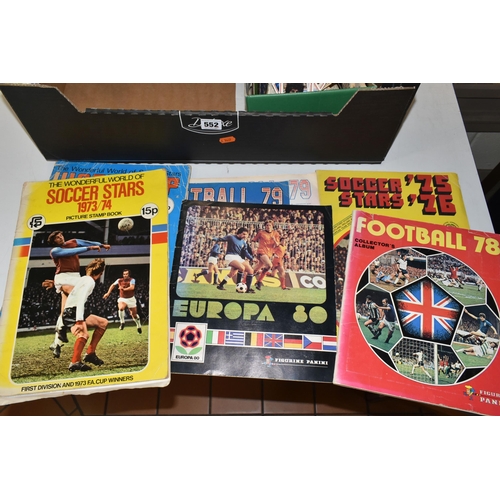 552 - A COLLECTION OF 1970'S/1980'S FOOTBALL STICKER ALBUMS AND QUANTITY OF LOOSE STICKERS, to include a P... 