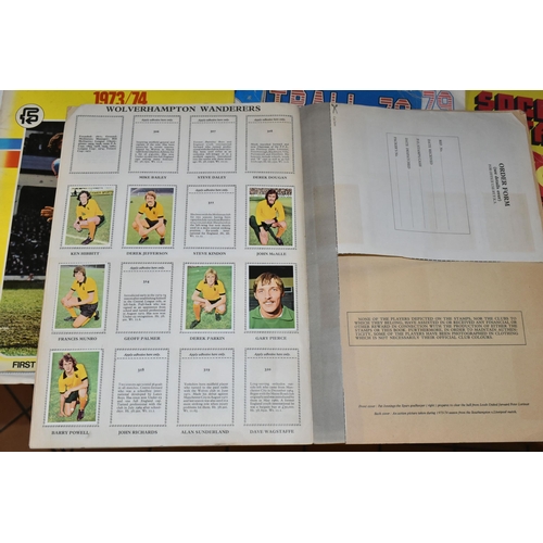 552 - A COLLECTION OF 1970'S/1980'S FOOTBALL STICKER ALBUMS AND QUANTITY OF LOOSE STICKERS, to include a P... 