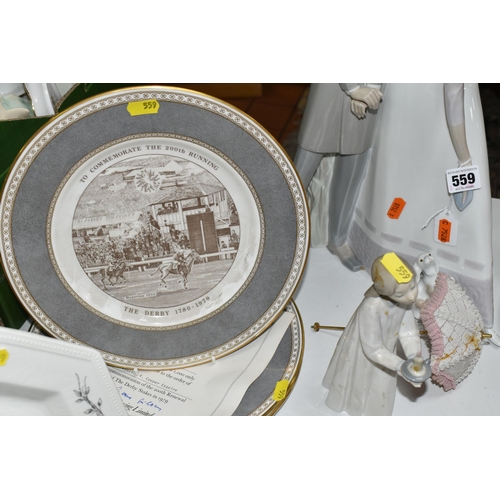 559 - A COLLECTION OF ELEVEN EQUESTRIAN THEMED COLLECTORS PLATES AND A LLADRO PORCELAIN FIGURE GROUP 'COUP... 