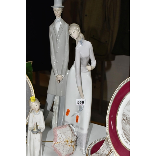 559 - A COLLECTION OF ELEVEN EQUESTRIAN THEMED COLLECTORS PLATES AND A LLADRO PORCELAIN FIGURE GROUP 'COUP... 