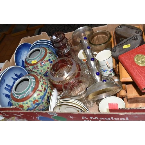 560 - ONE BOX OF MIXED CERAMICS AND GLASSWARE AND THREE LOOSE GLASS LAMPSHADES to include two mottled glas... 