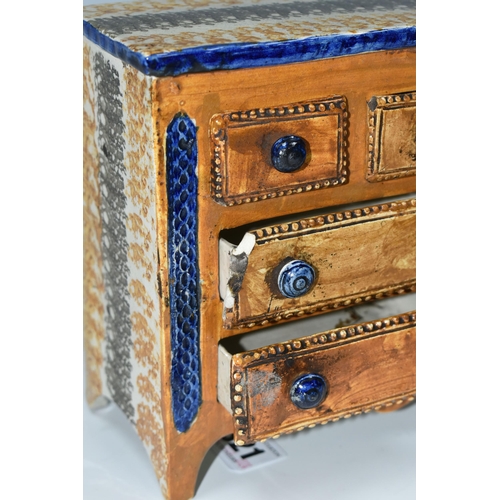 321 - A NINETEENTH CENTURY PRATTWARE CHEST OF DRAWERS, with sponged decoration to sides and top of chest, ... 