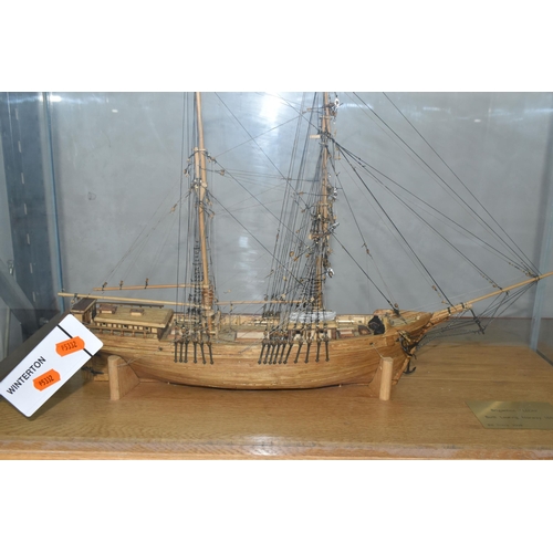 343 - A WOODEN REPLICA OF THE NORWEGIAN SHIP BRIGANTINE LEON IN A GLASS DISPLAY CASE, crafted in 2009 by B... 