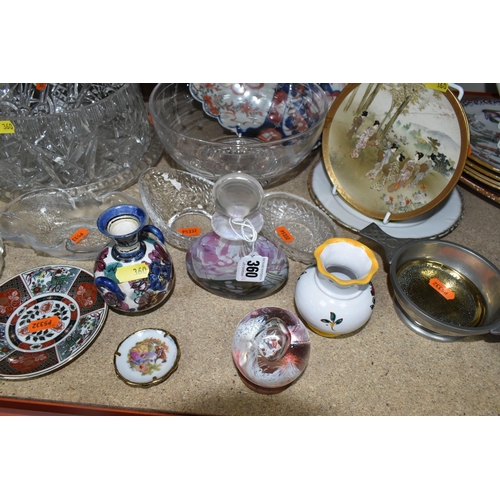 360 - A SELECTION OF ORIENTAL AND ORIENTAL STYLE CERAMICS AND MIXED GLASSWARE to include a large blue and ... 