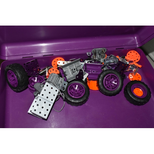 364 - A BOX OF CONSTRUCTION TOYS AND A REMOTE CONTROL CAR to include a large quantity of K'nex pieces eith... 