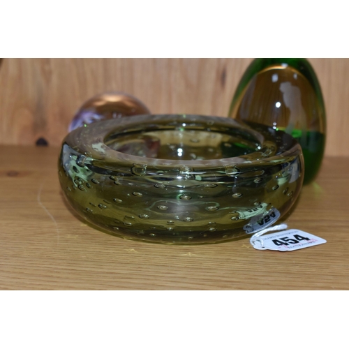 454 - A WHITEFRIARS BOWL AND TWO CAITHNESS PAPERWEIGHTS, the green Whitefriars bowl with controlled bubble... 