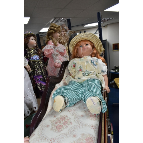 461 - A QUANTITY OF MODERN COLLECTORS DOLLS, to include dolls by Knightsbridge Collection, Hamilton Collec... 