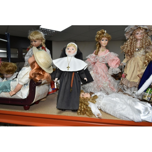 461 - A QUANTITY OF MODERN COLLECTORS DOLLS, to include dolls by Knightsbridge Collection, Hamilton Collec... 