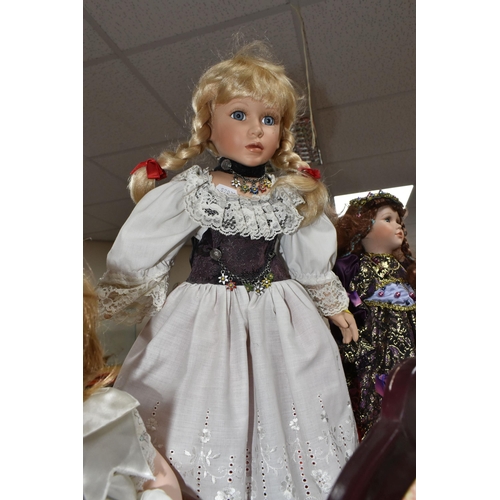 461 - A QUANTITY OF MODERN COLLECTORS DOLLS, to include dolls by Knightsbridge Collection, Hamilton Collec... 