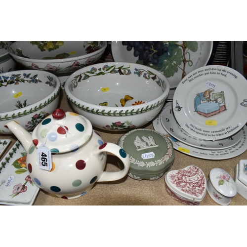 465 - A SMALL SELECTION OF NAMED CERAMIC ITEMS, to include an Emma Bridgewater teapot, Portmeirion 'Birds ... 