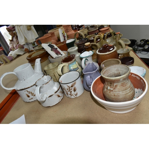 472 - A VARIETY OF LOOSE STONEWARE AND OTHER CERAMICS to include a Midwinter 'Stonehenge' range teapot (no... 