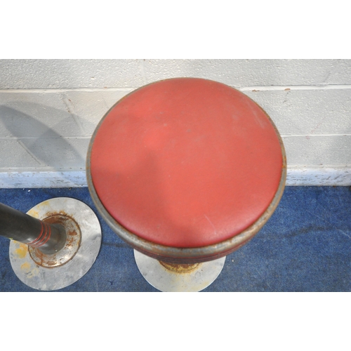 1232 - A PAIR OF MID CENTURY SODA SHOP / ICE-CREAM PARLOUR / DINER SWIVEL STOOLS, with red upholstery and d... 