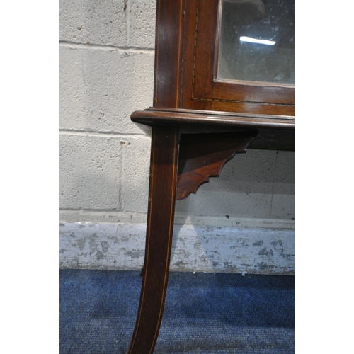 1270 - AN EDWARDIAN MAHOGANY AND MARQUETRY INLAID BREAKFRONT DISPLAY CABINET, the single astragal glazed do... 