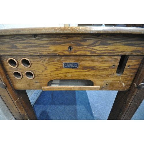 1274 - AN EARLY 20TH CENTURY OAK BUMPER POOL TABLE, with two cues, five red and five white balls, a single ... 