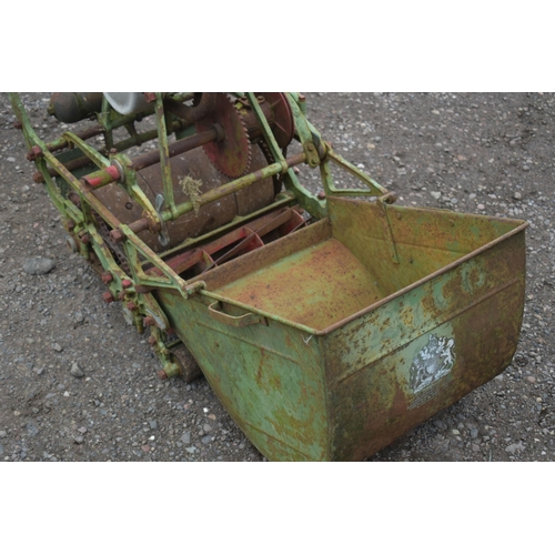 1033 - A VINTAGE ATCO CHAS H PUGH BIRMINGHAM CYLINDER LAWNMOWER (condition report: rusted and untested)