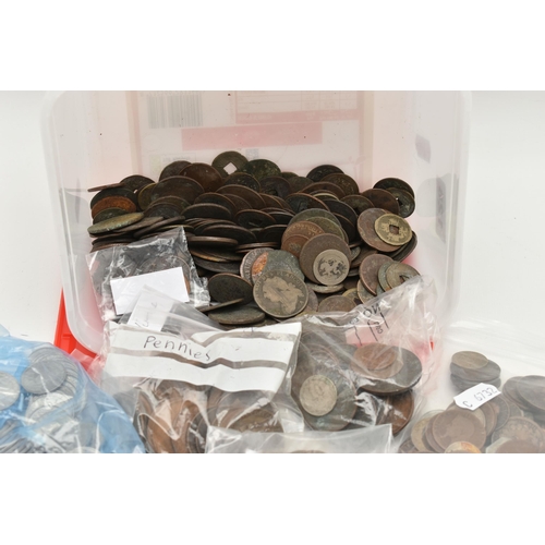 128 - A PLASTIC TUB OF MIXED WORLD COINS, to include early loose copper coins, many coins in envelopes 18t... 