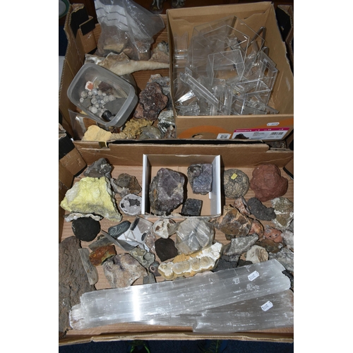 133 - A LARGE ASSORTMENT OF MINERAL SPECIMENS, to include two large selenite specimens, fluorite, geodes, ... 