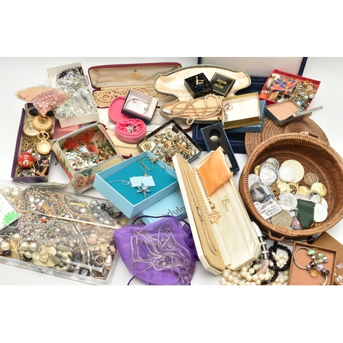 103 - A BOX OF ASSORTED COSTUME JEWELLERY, to include imitation pearl necklaces, assorted brooches, rings,... 