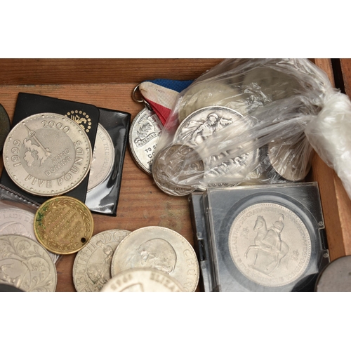 116 - A PLASTIC TRAY OF MIXED COINAGE, to include 2x 1951 Festival Crown coins, 3x 1797 Cartwheel Two penc... 