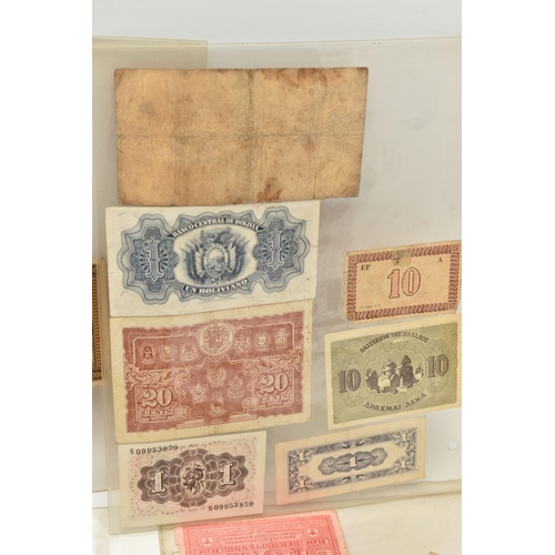 117 - A LARGE AND HEAVY BOX OF COINS, BANKNOTES AND COMMEMORATIVES, to include world banknotes out of circ... 