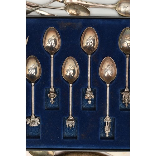 86 - AN ASSORTMENT OF SILVER OF WHITE METAL ITEMS, a silver handheld mirror with monogram engraving, hall... 