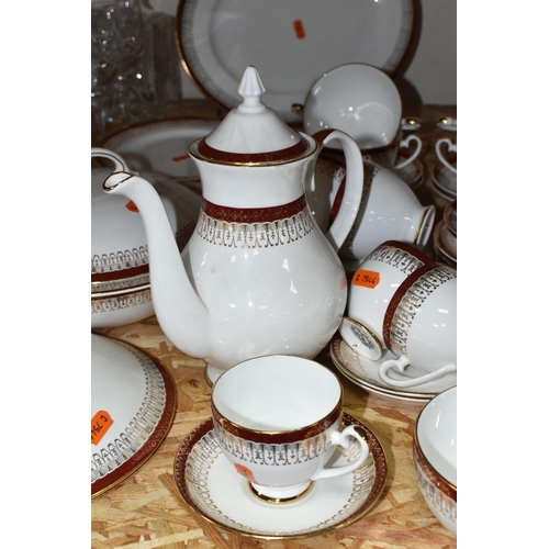 338 - A QUANTITY OF ROYAL GRAFTON 'MAJESTIC' PATTERN DINNERWARE, comprising a coffee pot, covered tureen, ... 